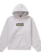 Load image into Gallery viewer, Supreme Box Logo Hooded Sweatshirt
