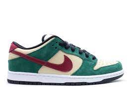 Nike Dunk Low SB Vegas Gold