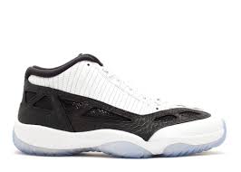 Jordan 11 IE BLK/WHT