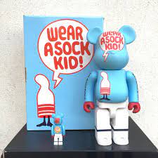 Undefeated WEAR A SOCK KID! NO RAW DOGS! Be@rbrick 400% & 100%