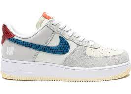 Nike Air Force 1 Low SP Undefeated 5 On It Dunk vs. AF1