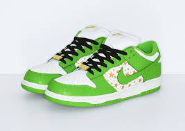 Nike SB Dunk Low Supreme Stars Mean Green (2021)